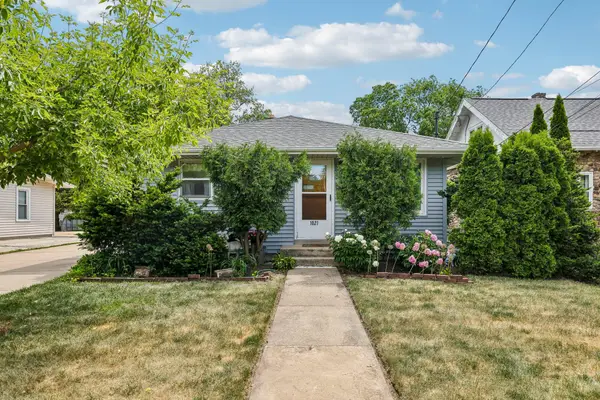 1021 Westowne Ave, Waukesha, WI 53186