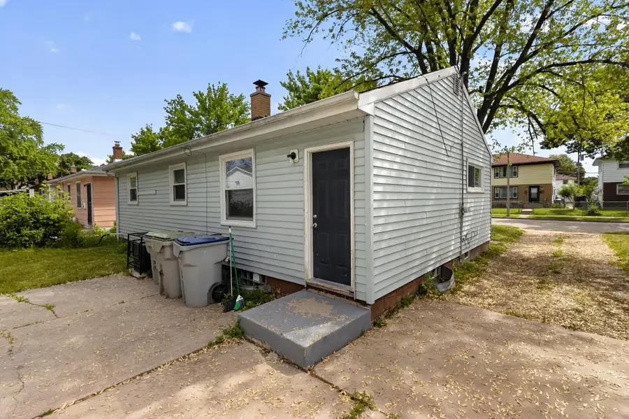 5849 N 62nd St, Milwaukee, WI 53218 - #2