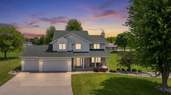 N2244 Nicole Ct, Kaukauna, WI 54130