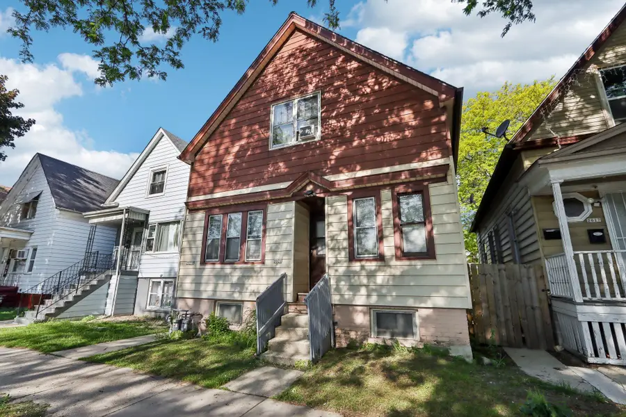 2021 S 25th St, Milwaukee, WI 53204 - #3