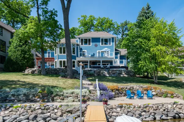 N37W26675 Kopmeier Dr, Pewaukee, WI 53072