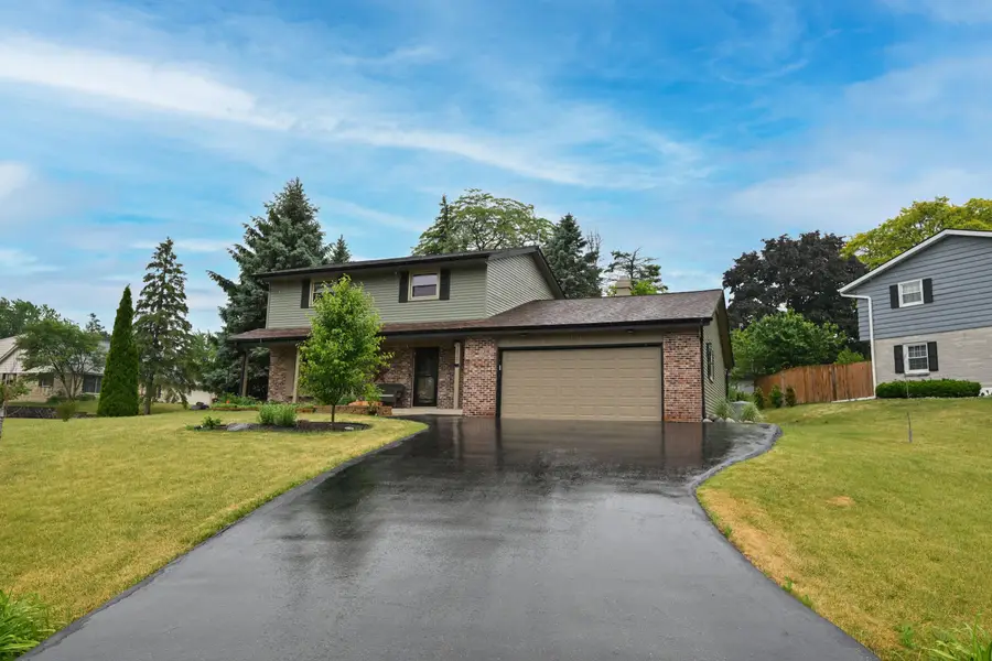 12525 W Eden Trl, New Berlin, WI 53151 - #2