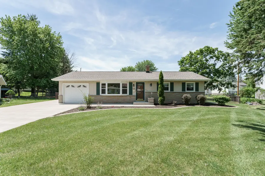 205 Marguerite Ct, Mayville, WI 53050 - #2