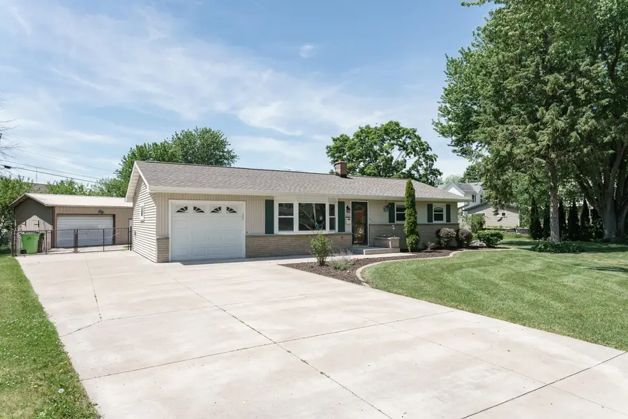 205 Marguerite Ct, Mayville, WI 53050 - #3