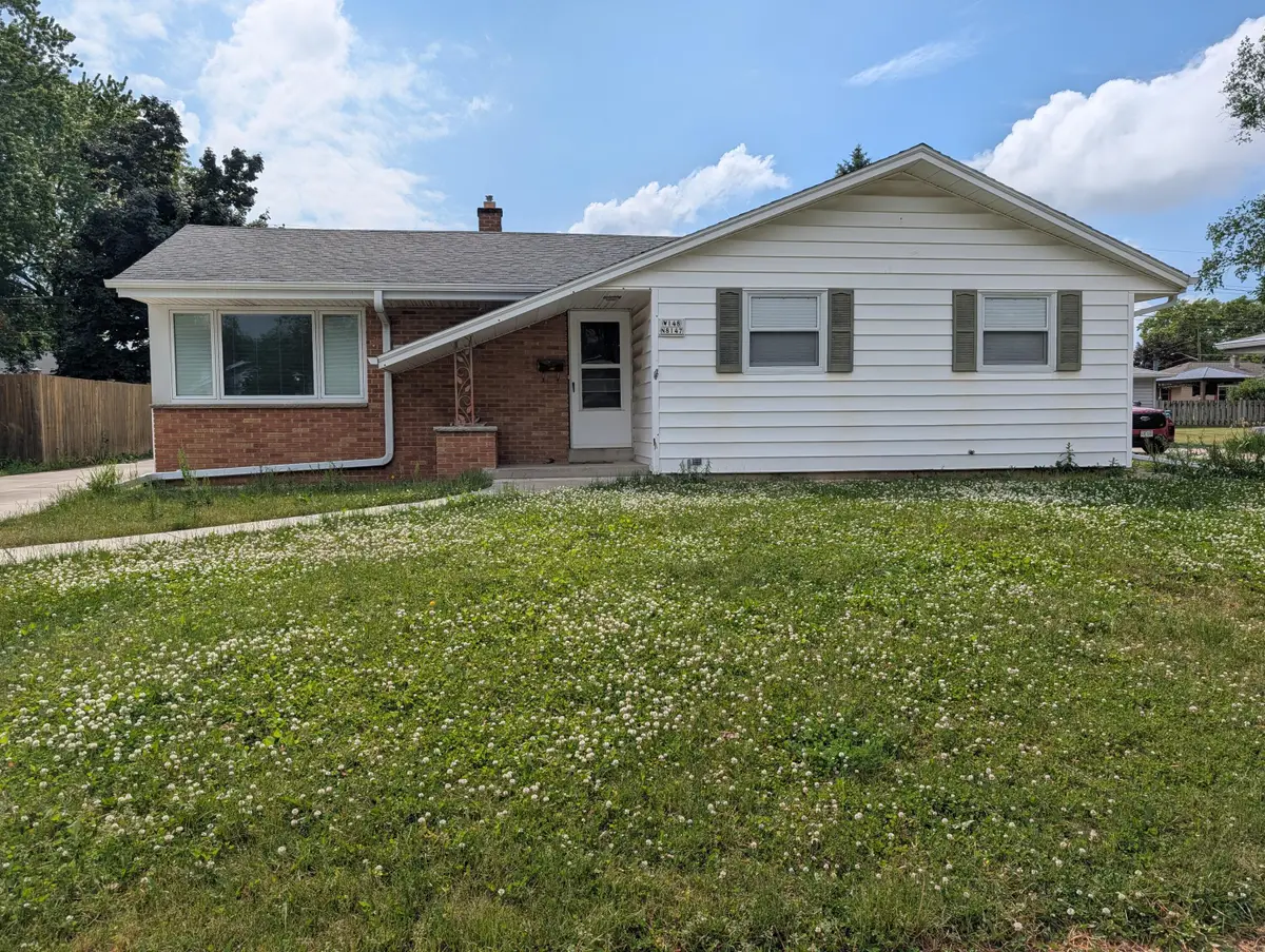 W148N8147 University Dr, Menomonee Falls, WI 53051 - #1