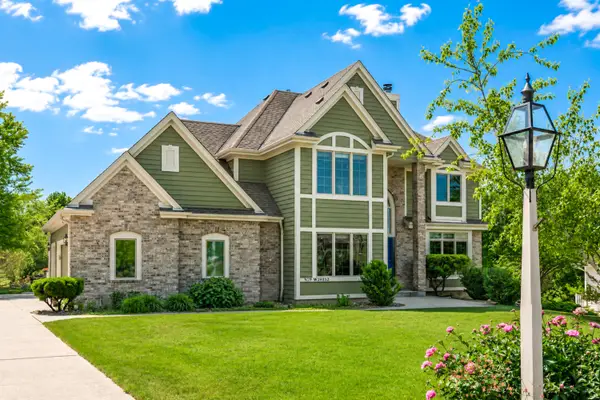 N29W26152 Coachman Dr, Pewaukee, WI 53072