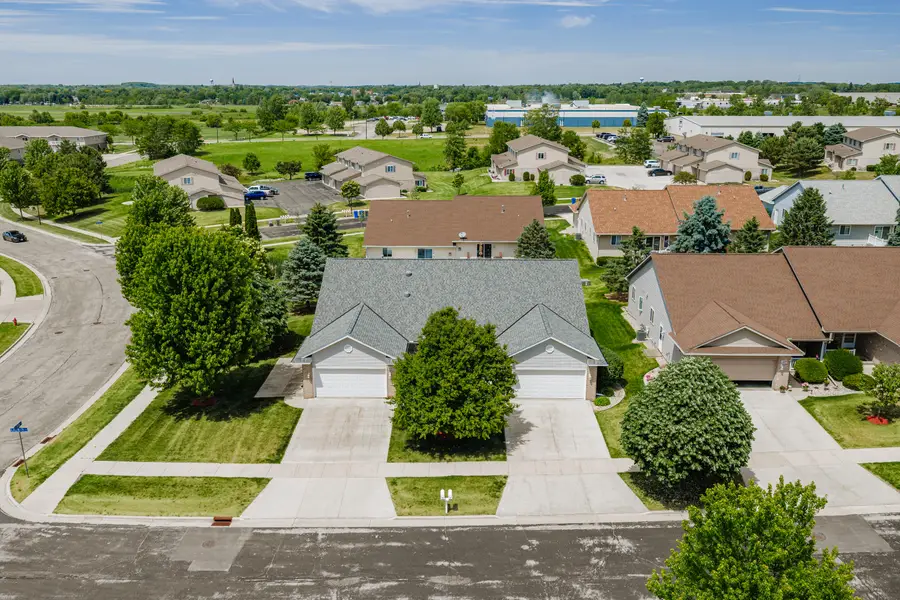 331 Lauren Ln, Watertown, WI 53094 - #2