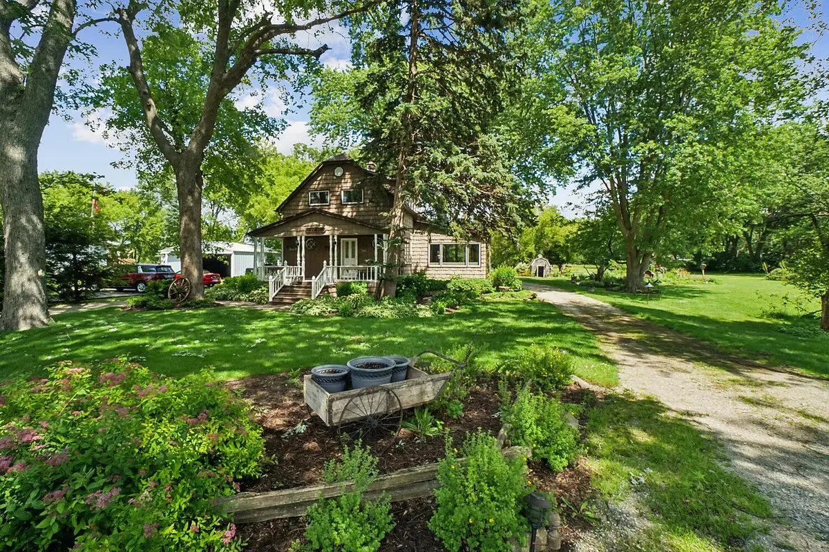 9461 River Rd, Pleasant Prairie, WI 53158 - #1