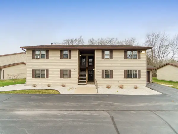 910 E Cedar Ave, Manitowoc, WI 54220