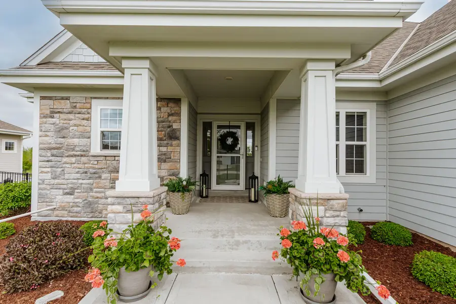 W200N4949 Tamarind Way, Menomonee Falls, WI 53051 - #2