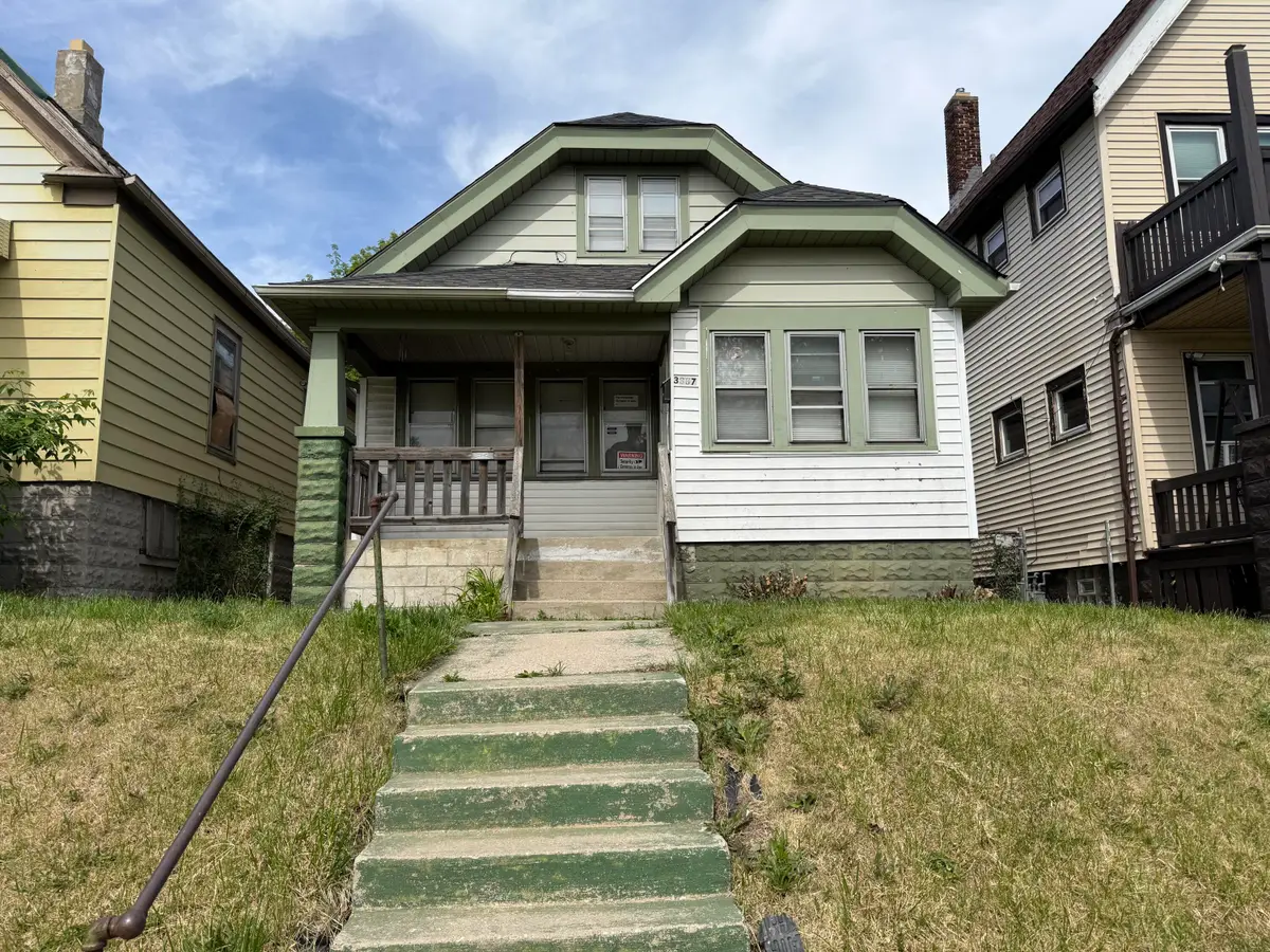3357 N 20th St, Milwaukee, WI 53206 - #1