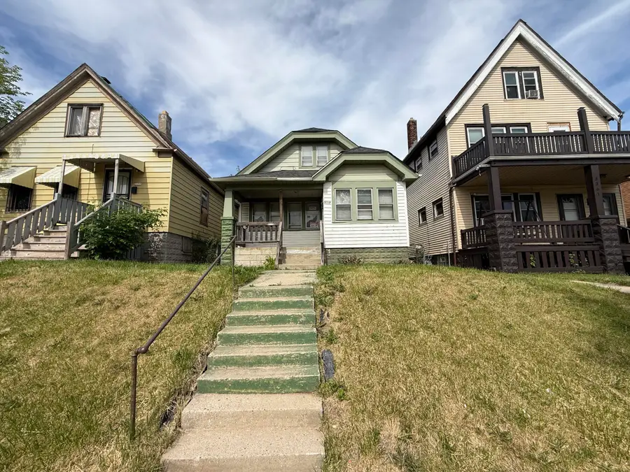 3357 N 20th St, Milwaukee, WI 53206 - #2
