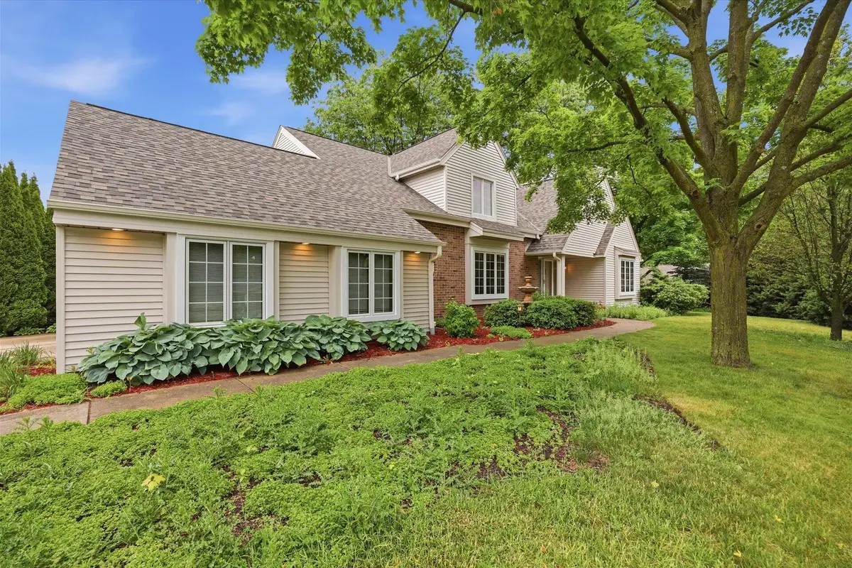 4100 S 119th St, Greenfield, WI 53228 - #1
