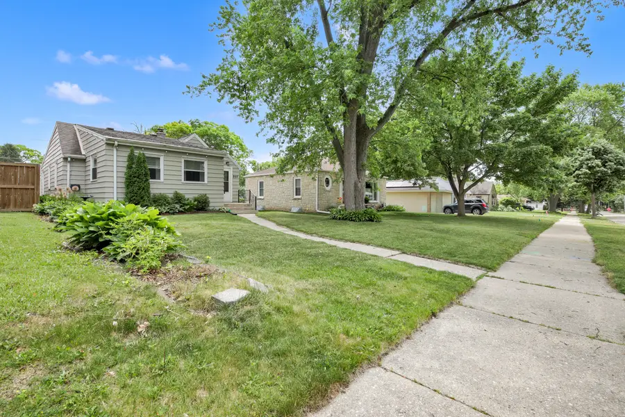 802 S 90th St, West Allis, WI 53214 - #3