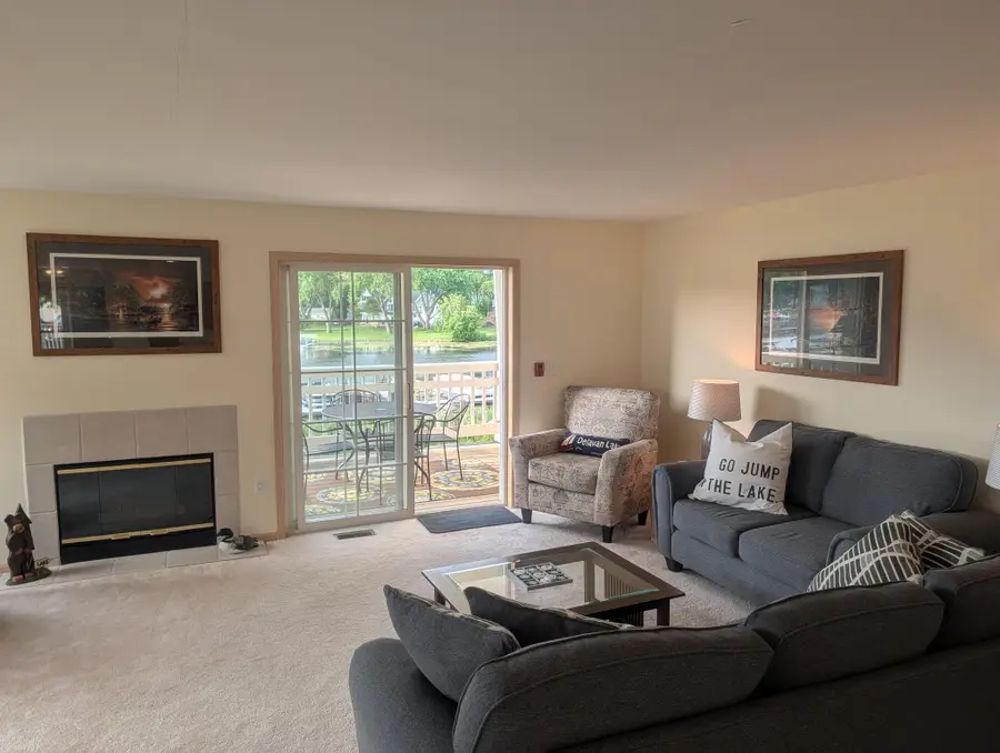 2161 Landings Ln, Delavan, WI 53115 - #2