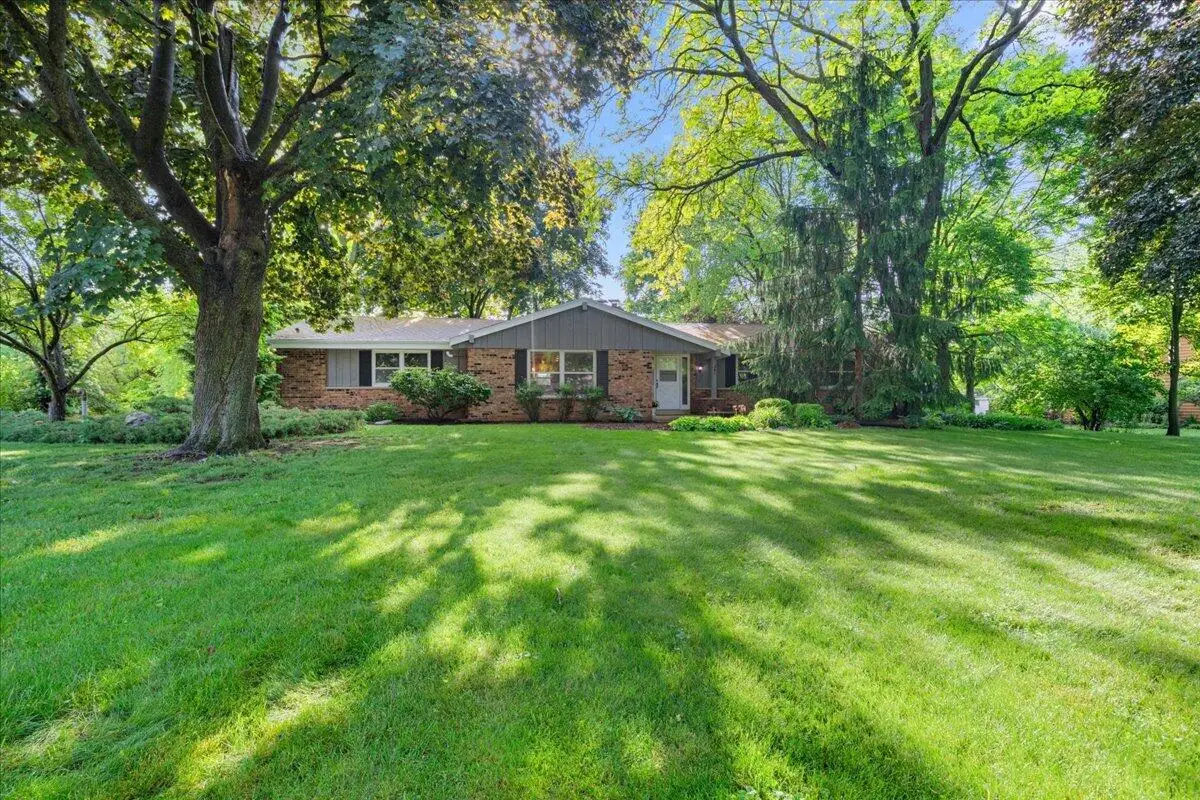 W225N247 Lexington Dr, Pewaukee, WI 53186 - #1