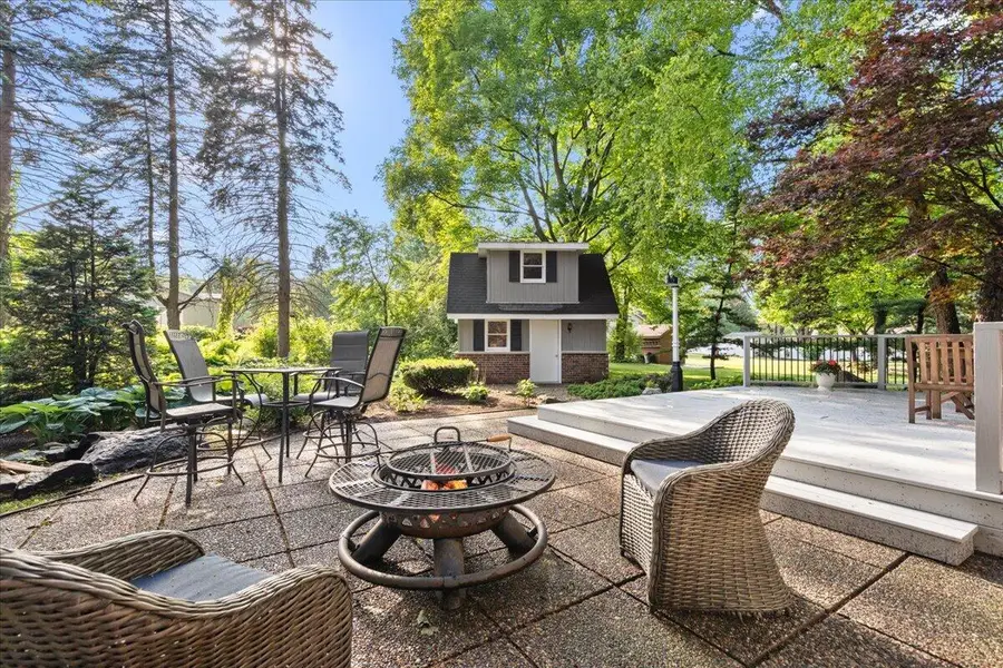 W225N247 Lexington Dr, Pewaukee, WI 53186 - #3