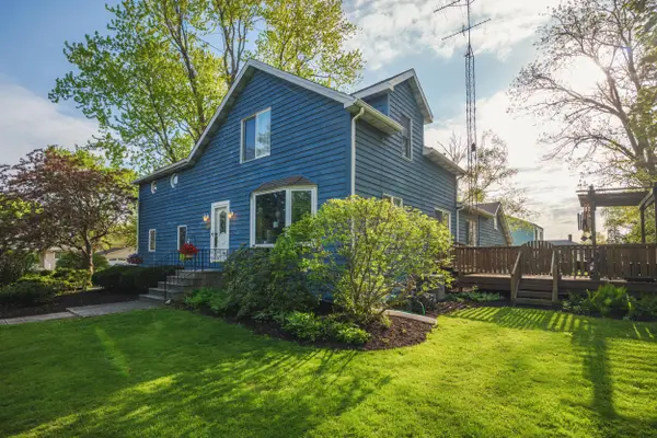 6907 52nd Ave, Kenosha, WI 53142
