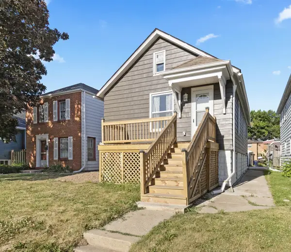 2172 S 76th St, West Allis, WI 53219
