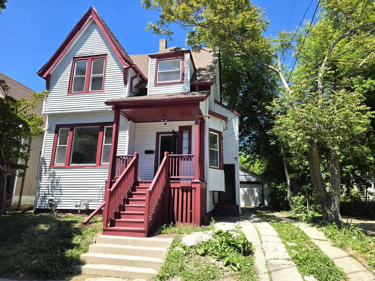 1212 W Chambers St, Milwaukee, WI 53206 - #1