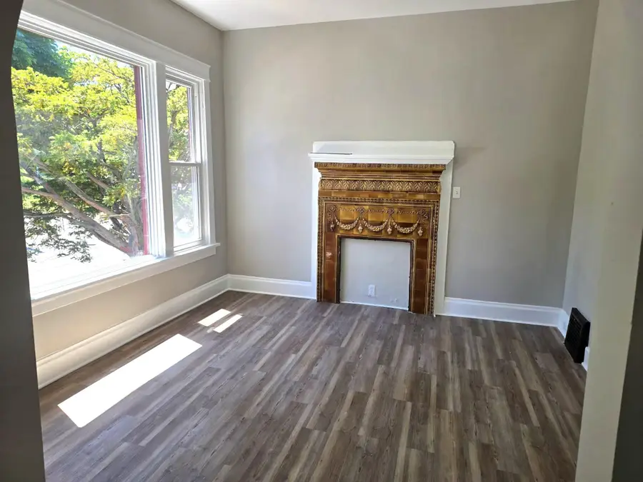 1212 W Chambers St, Milwaukee, WI 53206 - #2