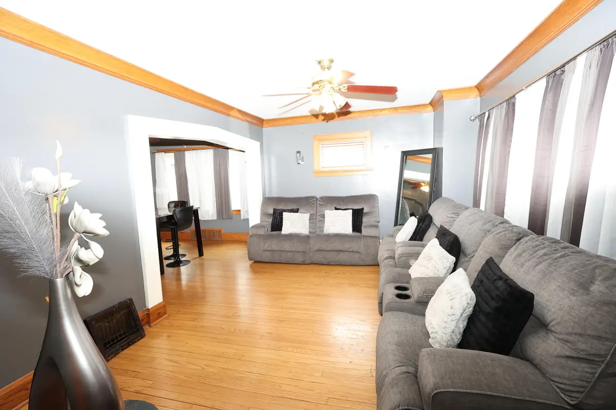 4064 N 24th St, Milwaukee, WI 53209 - #1
