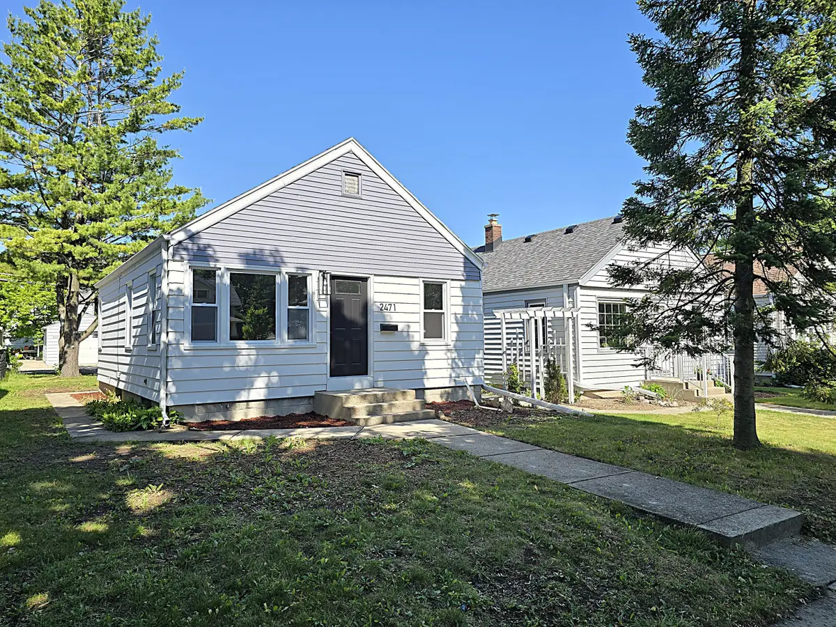2471 S 74th St, West Allis, WI 53219 - #1