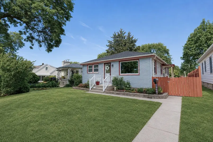 3228 S 51st St, Milwaukee, WI 53219 - #2