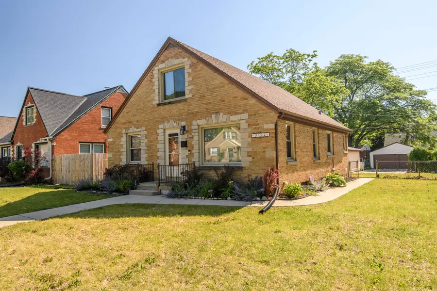 5122 N 65th St, Milwaukee, WI 53218 - #2