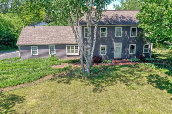 1895 Village Green Ct, Elm Grove, WI 53122