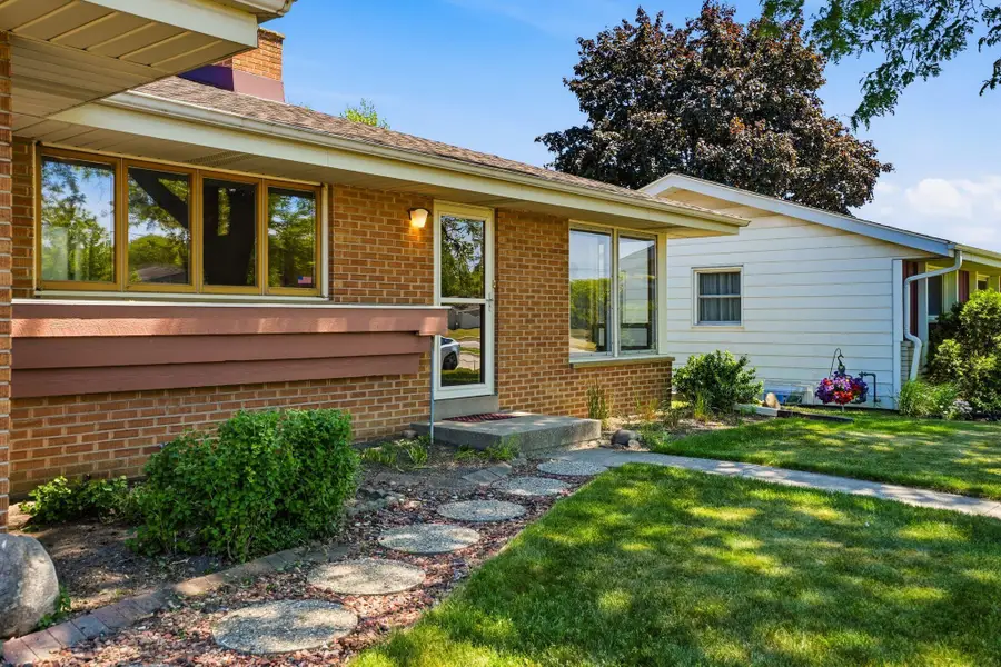 501 Nicholson Ave, South Milwaukee, WI 53172 - #2