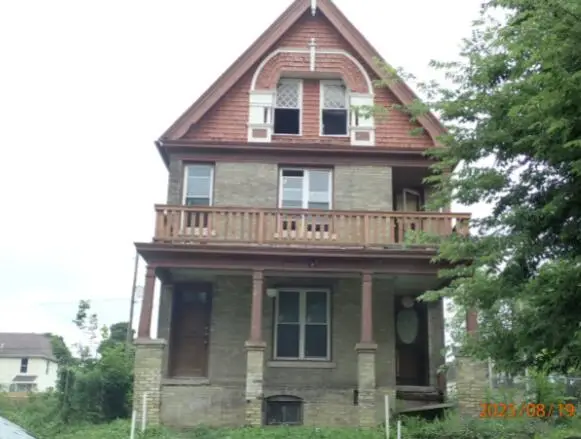2732 N 18th St, Milwaukee, WI 53206 - #1