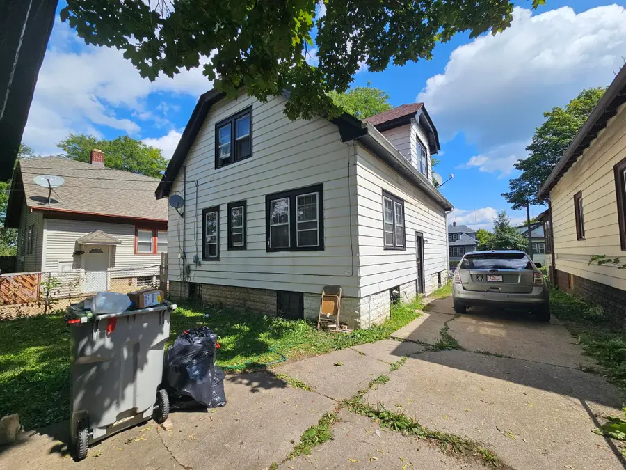 4143 N 10th St, Milwaukee, WI 53209 - #3