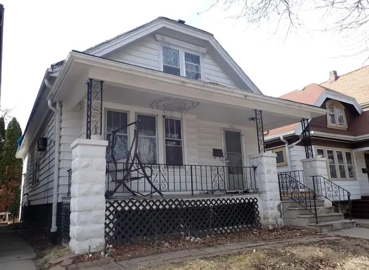 3223 N 40 St, Milwaukee, WI 53216 - #1
