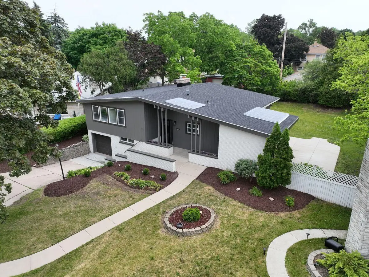 10063 W Grantosa Dr, Milwaukee, WI 53222 - #1