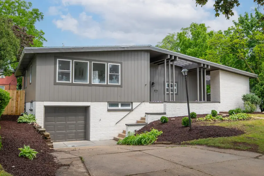 10063 W Grantosa Dr, Milwaukee, WI 53222 - #2