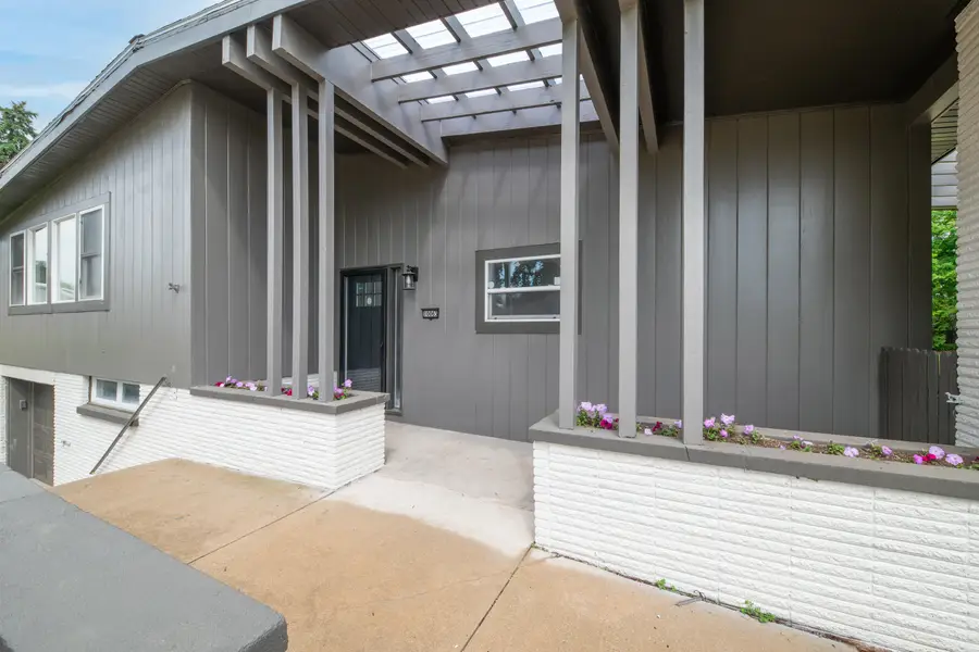 10063 W Grantosa Dr, Milwaukee, WI 53222 - #3