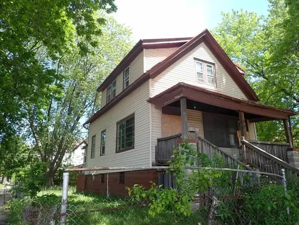 2532 W Lloyd St, Milwaukee, WI 53205