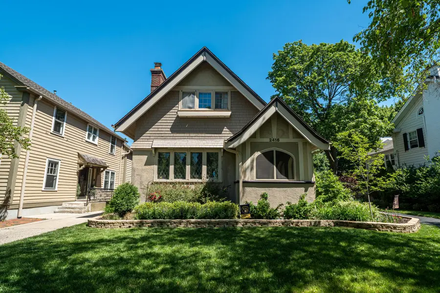 2416 E Beverly Rd, Shorewood, WI 53211 - #3