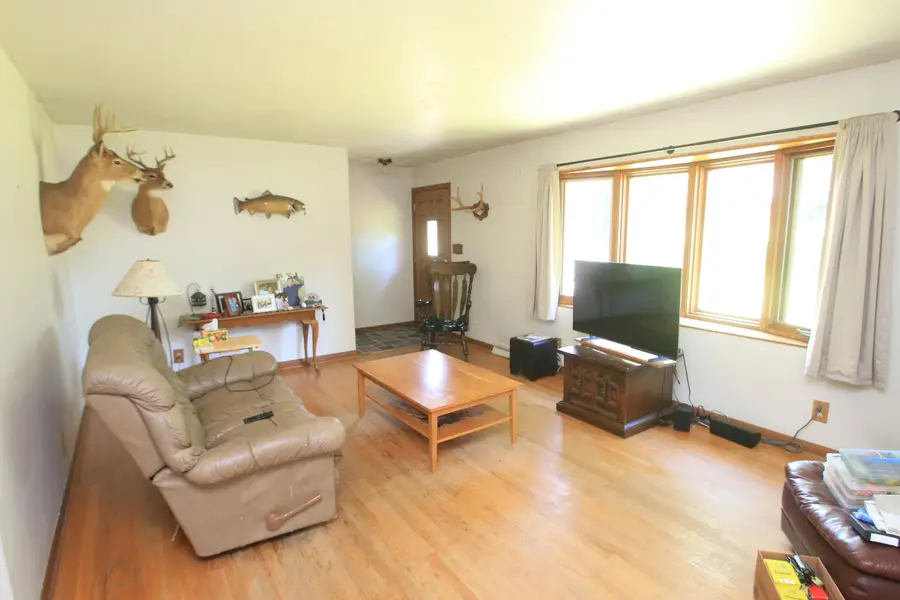 N48W19068 Joetta Dr, Menomonee Falls, WI 53051 - #2