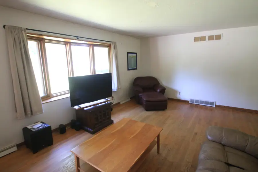 N48W19068 Joetta Dr, Menomonee Falls, WI 53051 - #3