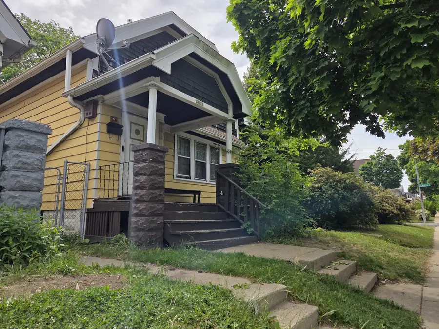 3908 N 22nd St, Milwaukee, WI 53206 - #2