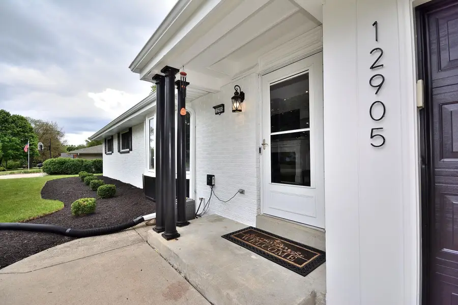 12905 Wembley Rd, Brookfield, WI 53005 - #3