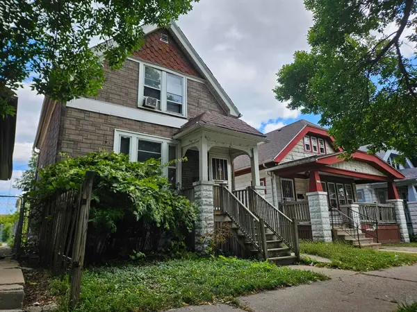 4050 N 6th St, Milwaukee, WI 53212