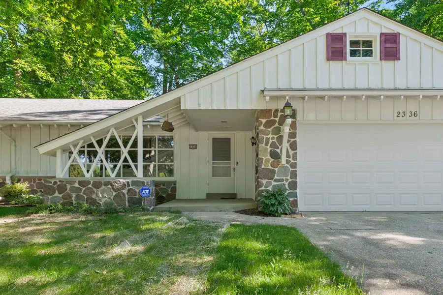 2336 W Green Tree Rd, Glendale, WI 53209 - #2