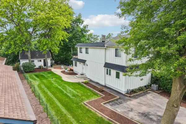 W351N5464 Lake Dr, Oconomowoc, WI 53066
