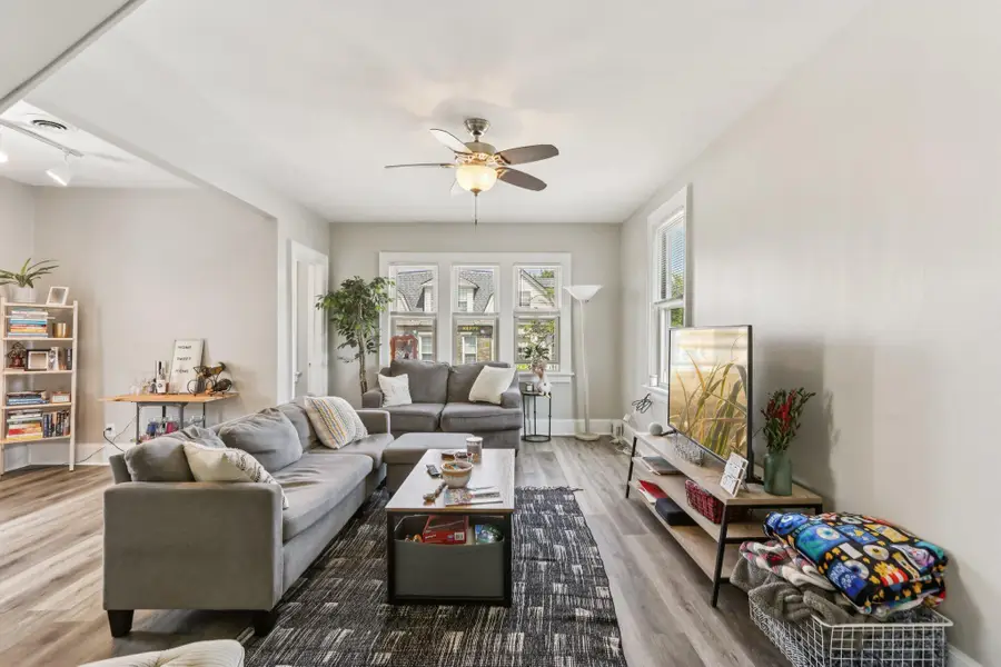 1817 N Humboldt Ave, Milwaukee, WI 53202 - #2