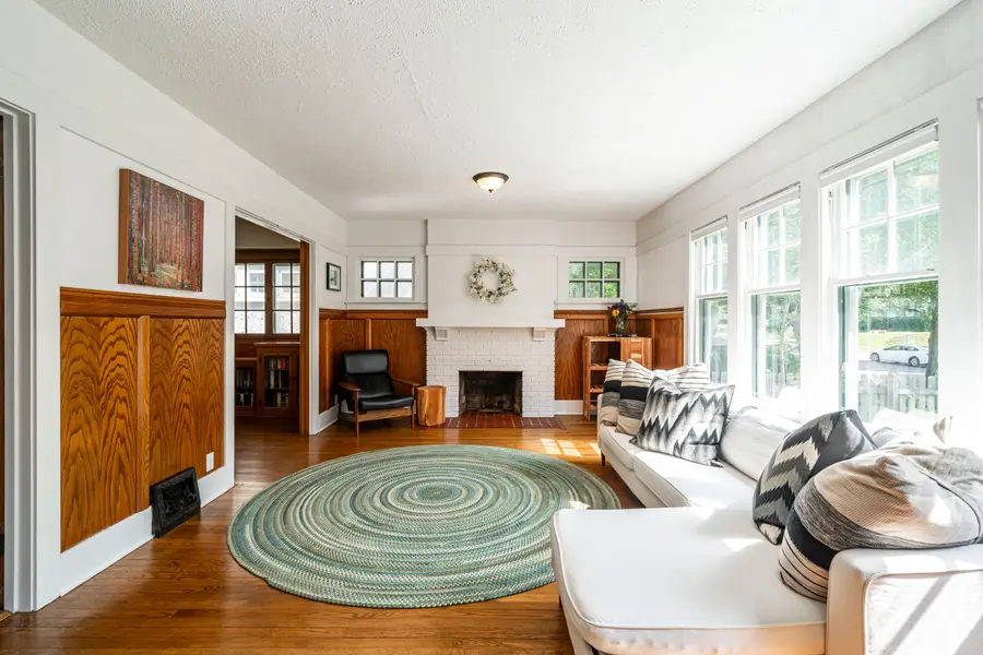 3033 N Murray Ave, Milwaukee, WI 53211 - #3