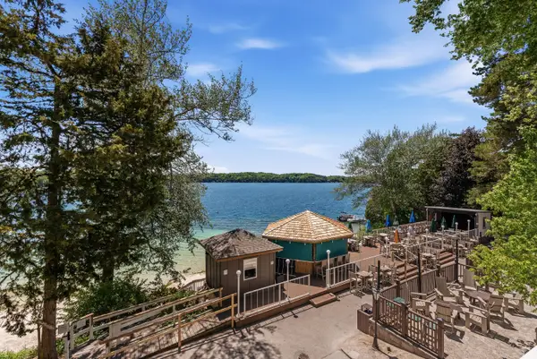 281 Victorian Village Dr, Elkhart Lake, WI 53020