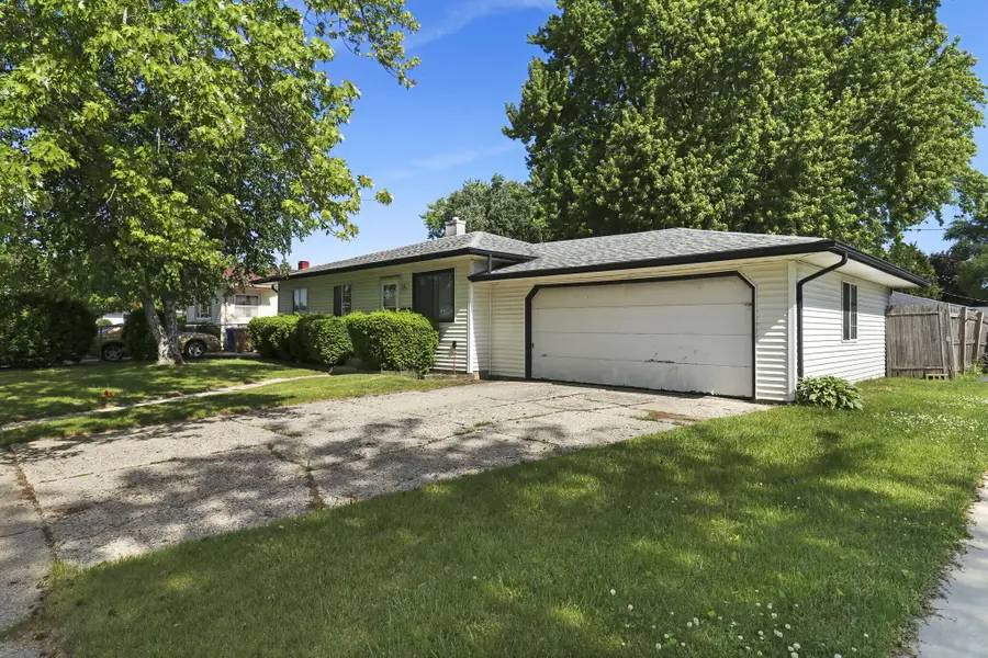 1712 87th St, Kenosha, WI 53143 - #2